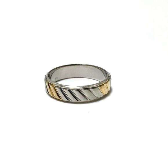 CELINE 18k Yellow Gold Ring - Picture 3 of 10